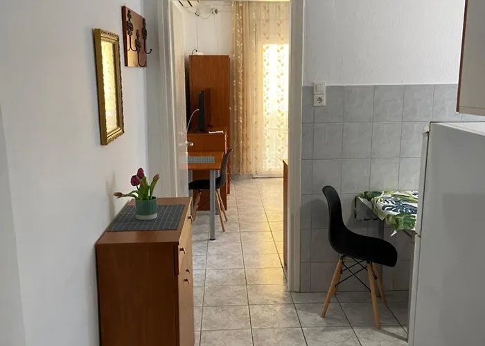 Manuel 1 * Nea Kallikrateia